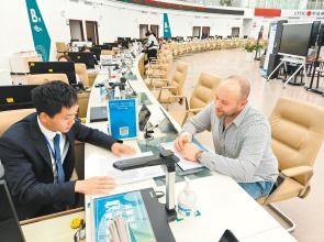 自貿(mào)試驗(yàn)區(qū)昆明片區(qū)再創(chuàng)政務(wù)服務(wù)新速度 外企落戶實(shí)現(xiàn)營(yíng)業(yè)執(zhí)照半日辦結(jié)